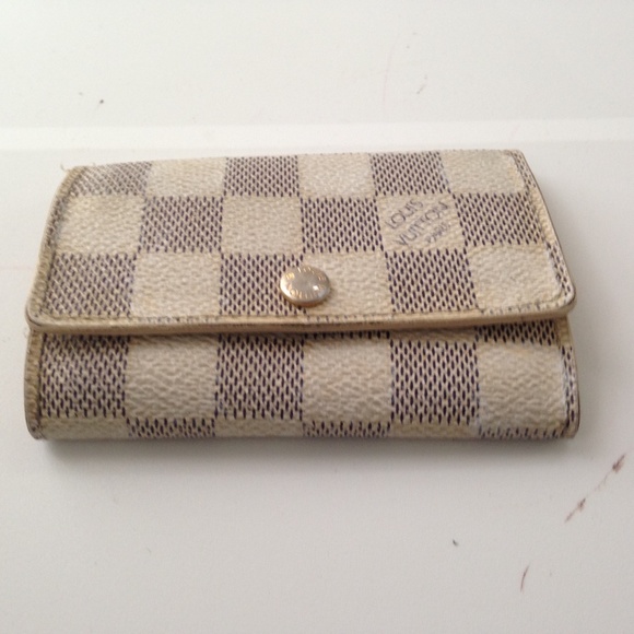 Louis Vuitton, Damier Azuzr 6-Hooks Key Case - Picture 2 of 7